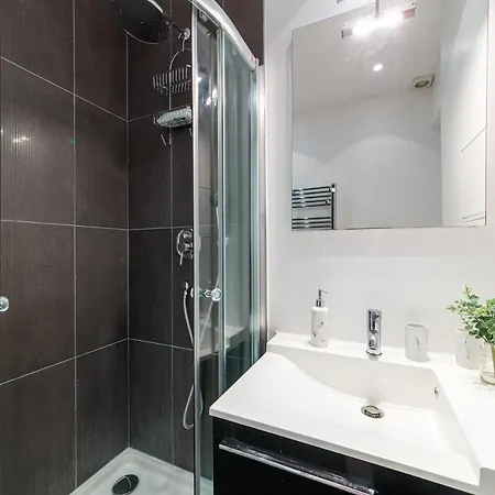 Holiday home An-nam Homestay, 50m De La Plage, Centre Ville De Nice, Zone Pietonne Nice